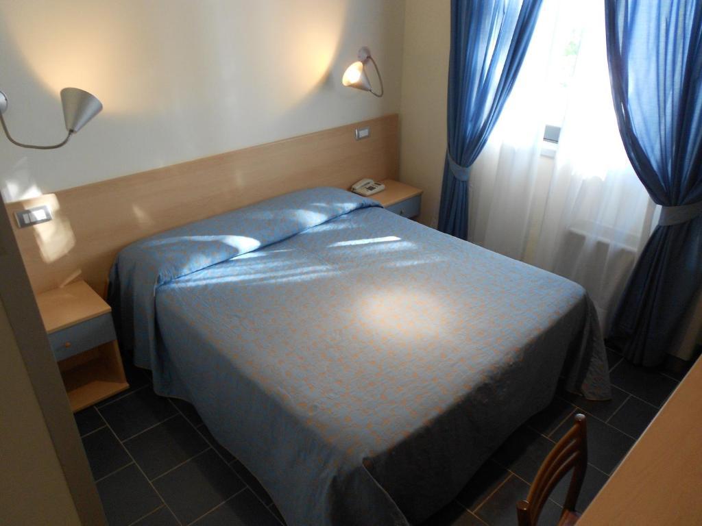 Hotel Tenda Rossa Marina Di Carrara Quarto foto